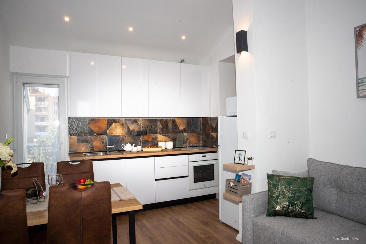Blue Sky Apartment ロヴィニ エクステリア 写真