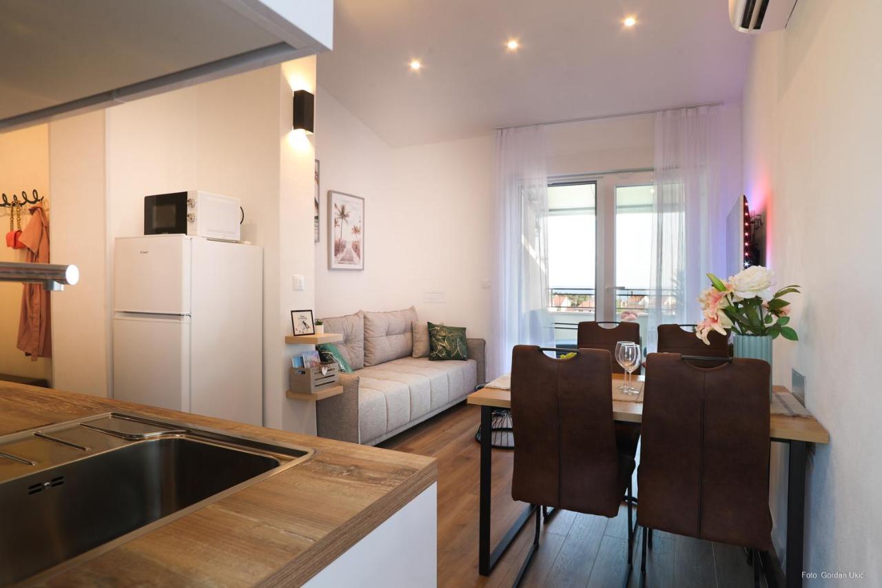 Blue Sky Apartment ロヴィニ エクステリア 写真